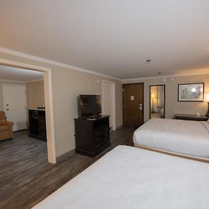 Studio Suite Two Queen Beds Non-Smoking